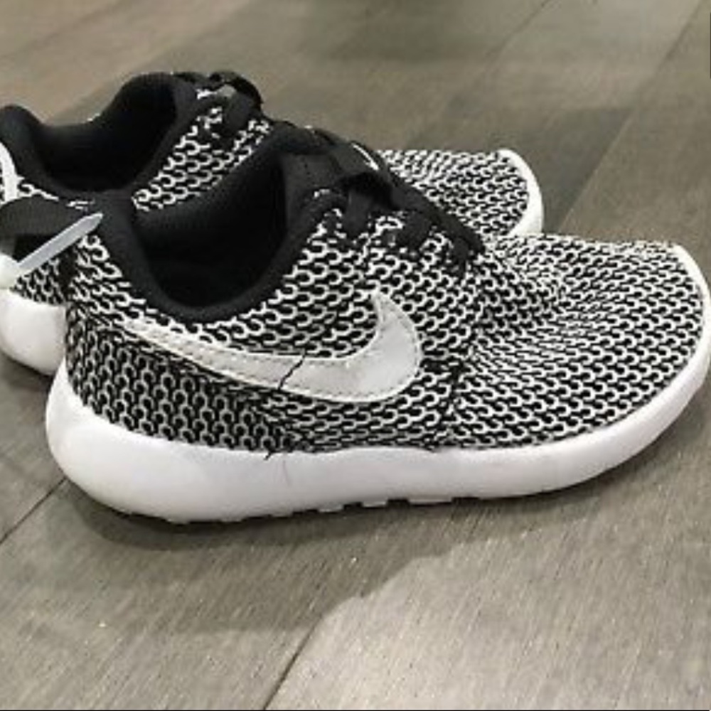 Nike Roshe Knit